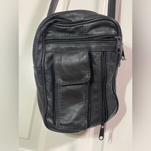 Leather shoulder bag
